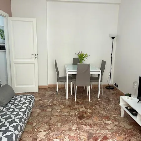 アパート Civico 10